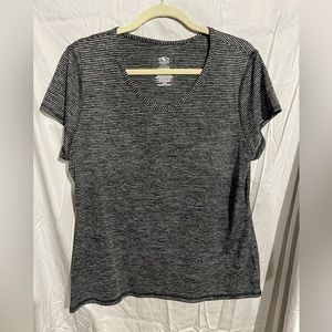 Athletic works dry fit like short sleeve t-shirt women size X-Large